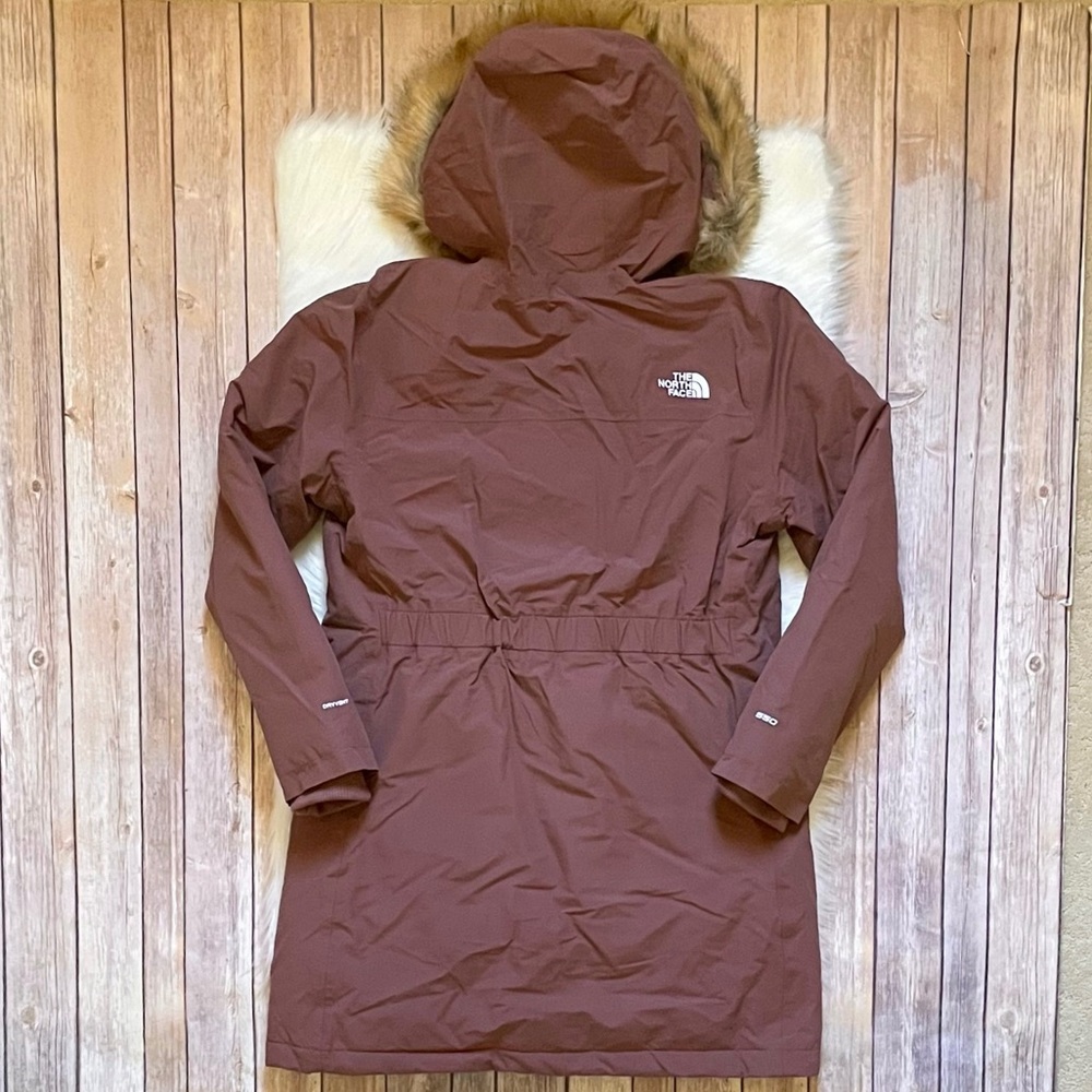 The North Face Women’s Arctic Parka Coat In Marron Purple - Picture 6 of 9